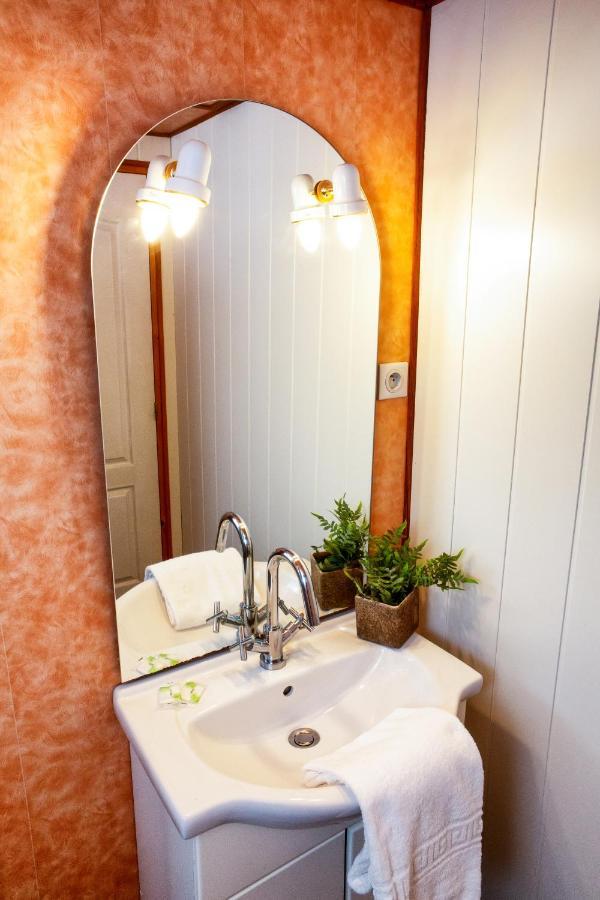 Cafe De France Eauze Bed and Breakfast Eksteriør billede